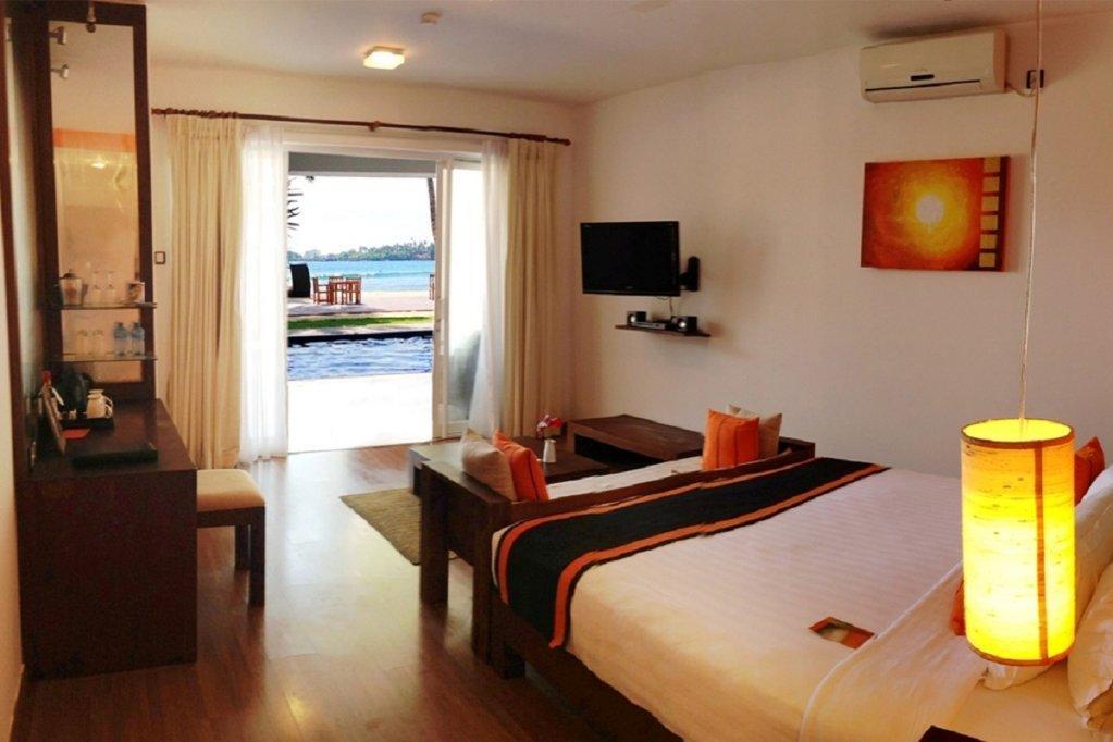 Отель Cocobay 4*